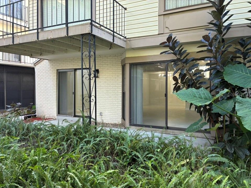 На продажу: $124,900 (2 спален, 1 ванн, 767 Квадратных фут)
