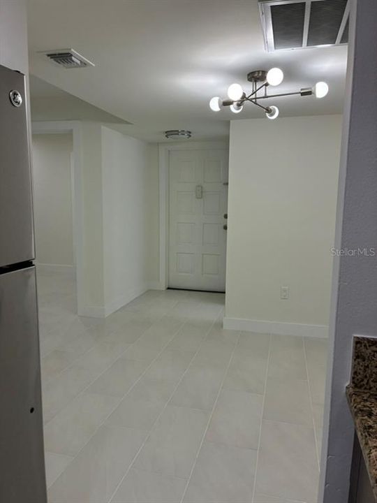 На продажу: $124,900 (2 спален, 1 ванн, 767 Квадратных фут)