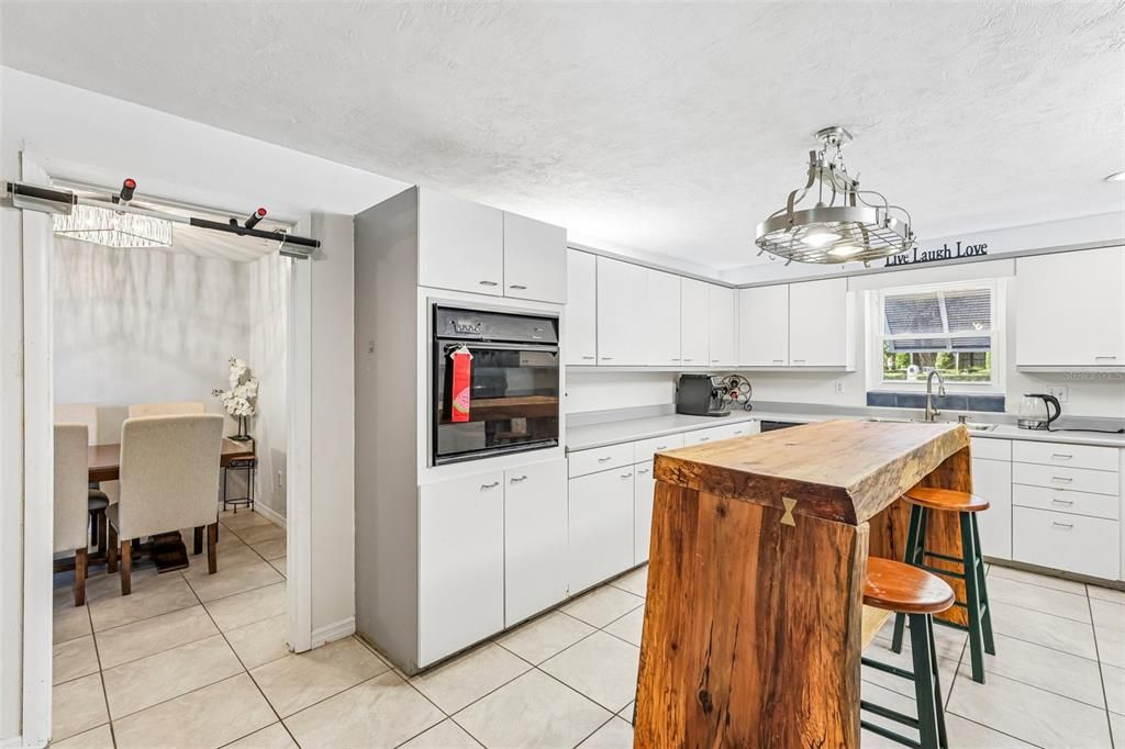 En Venta: $445,000 (3 camas, 2 baños, 1862 Pies cuadrados)