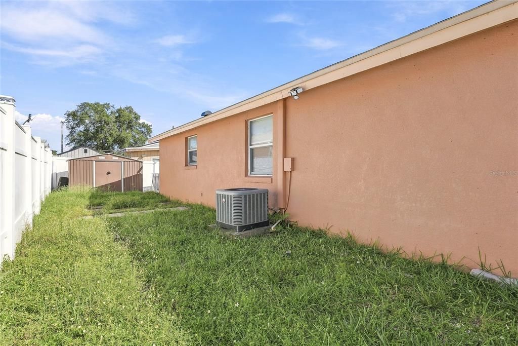 For Sale: $365,000 (3 beds, 2 baths, 1082 Square Feet)