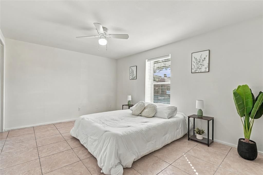 For Sale: $365,000 (3 beds, 2 baths, 1082 Square Feet)