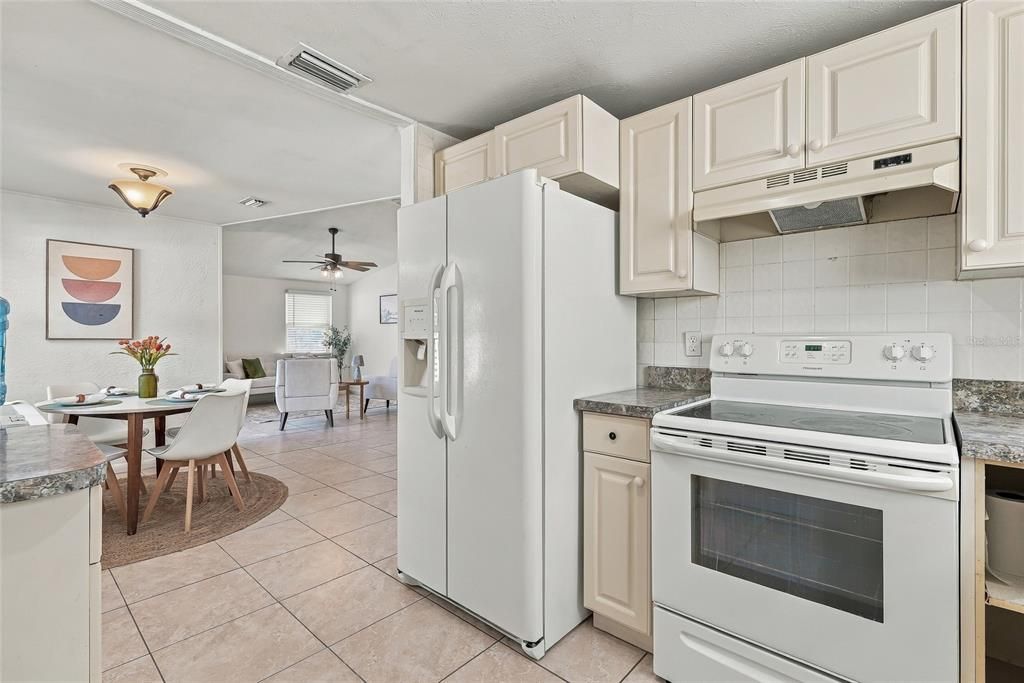 For Sale: $365,000 (3 beds, 2 baths, 1082 Square Feet)