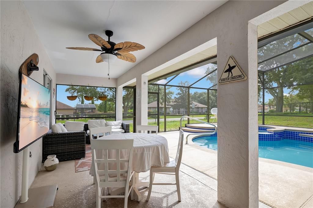 For Sale: $439,000 (3 beds, 2 baths, 1706 Square Feet)