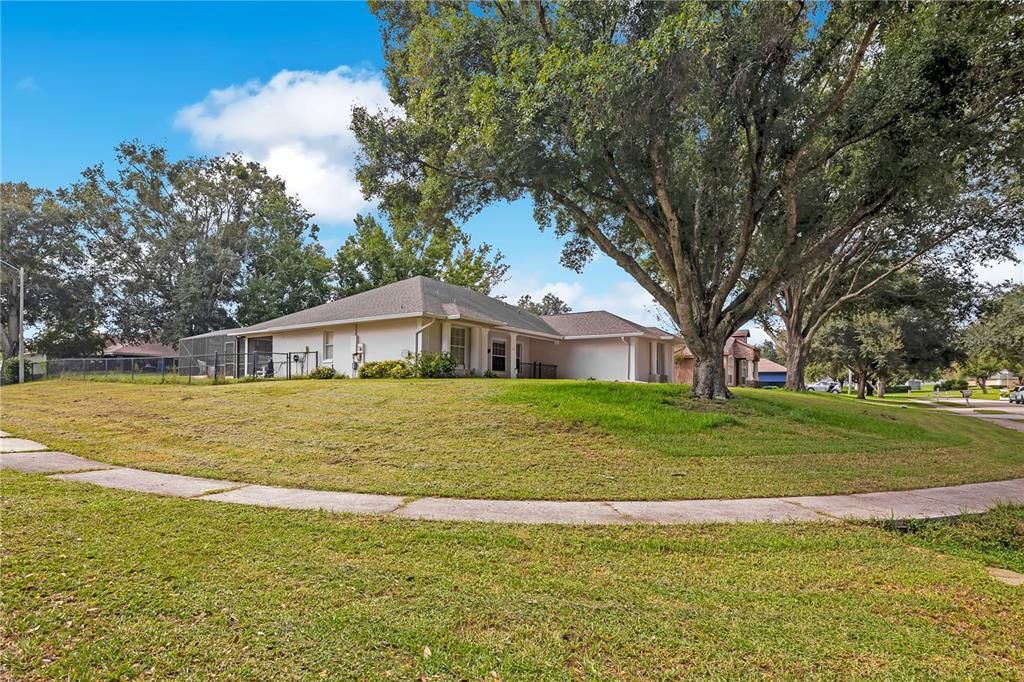 For Sale: $439,000 (3 beds, 2 baths, 1706 Square Feet)