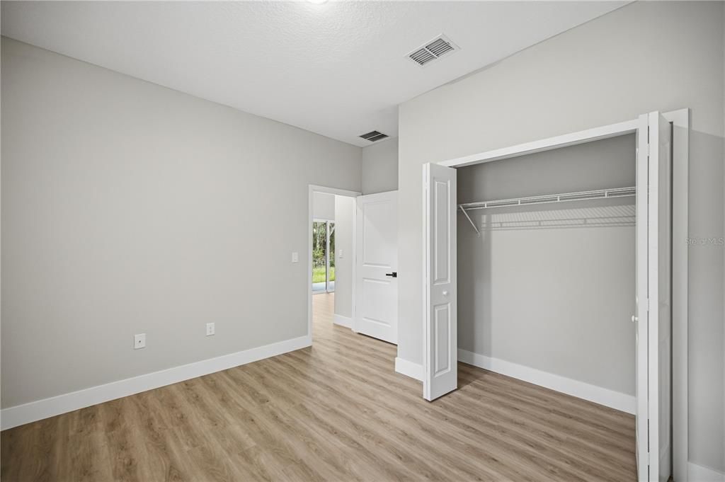For Sale: $292,000 (4 beds, 2 baths, 1808.4 Square Feet)