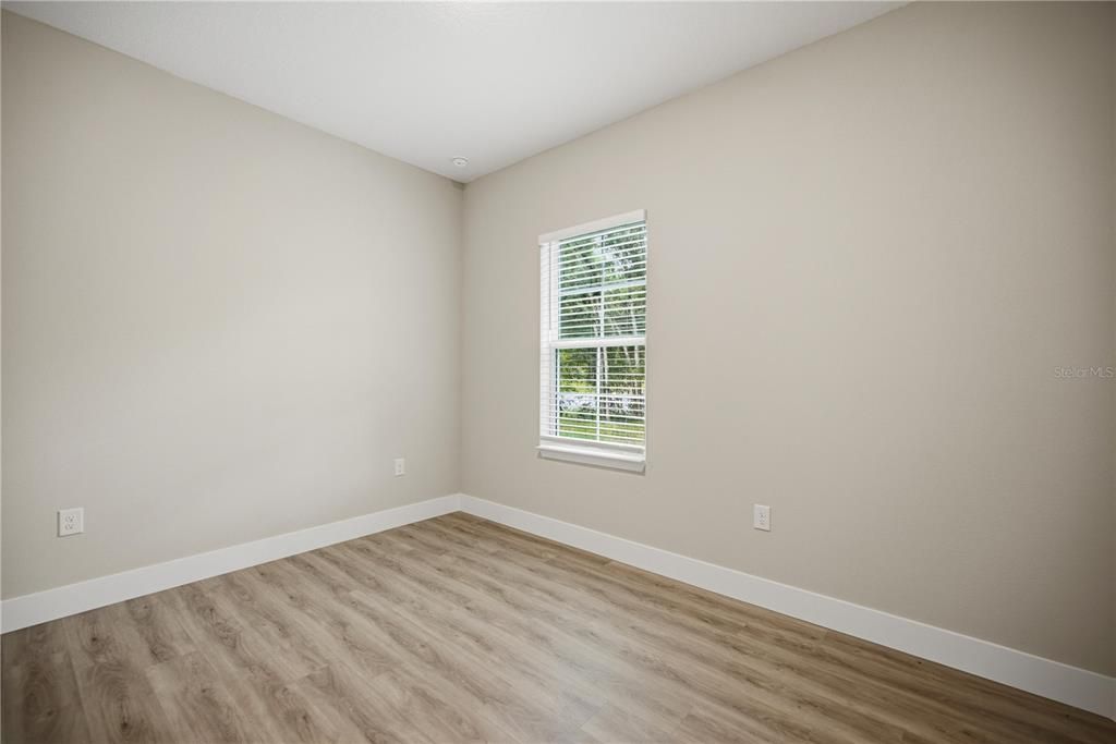 For Sale: $292,000 (4 beds, 2 baths, 1808.4 Square Feet)