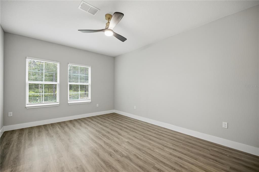For Sale: $292,000 (4 beds, 2 baths, 1808.4 Square Feet)