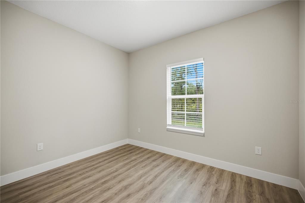 For Sale: $292,000 (4 beds, 2 baths, 1808.4 Square Feet)