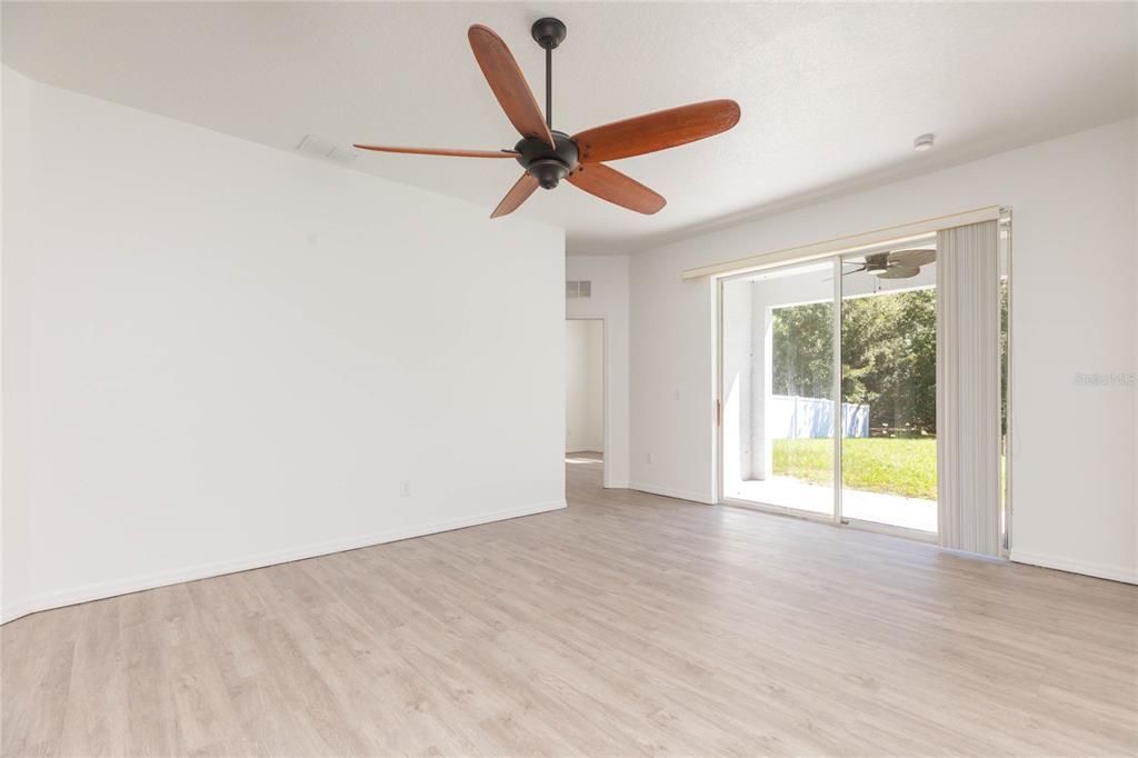 For Rent: $1,995 (3 beds, 2 baths, 1726 Square Feet)