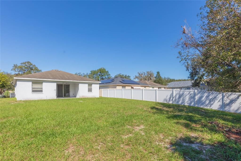 For Rent: $1,995 (3 beds, 2 baths, 1726 Square Feet)