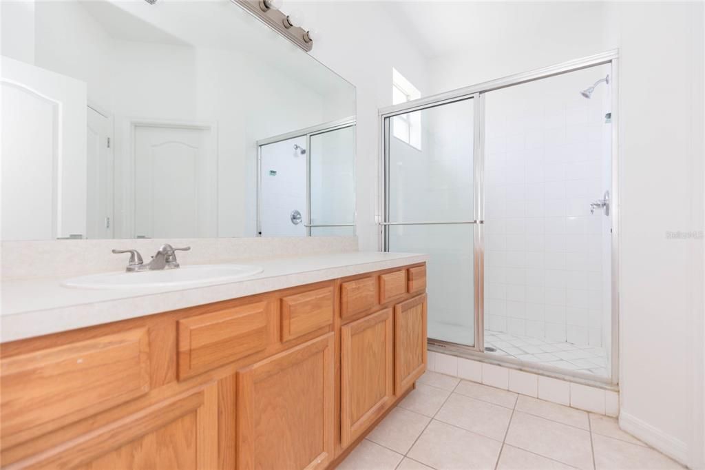 For Rent: $1,995 (3 beds, 2 baths, 1726 Square Feet)