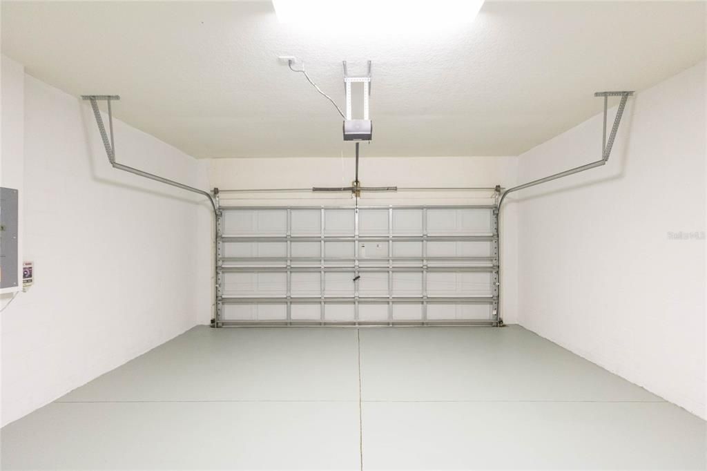 For Rent: $1,995 (3 beds, 2 baths, 1726 Square Feet)