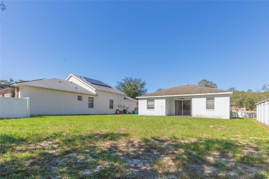 For Rent: $1,995 (3 beds, 2 baths, 1726 Square Feet)