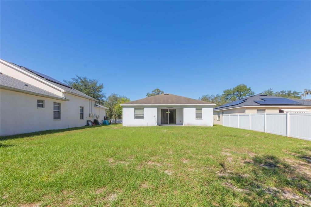 For Rent: $1,995 (3 beds, 2 baths, 1726 Square Feet)