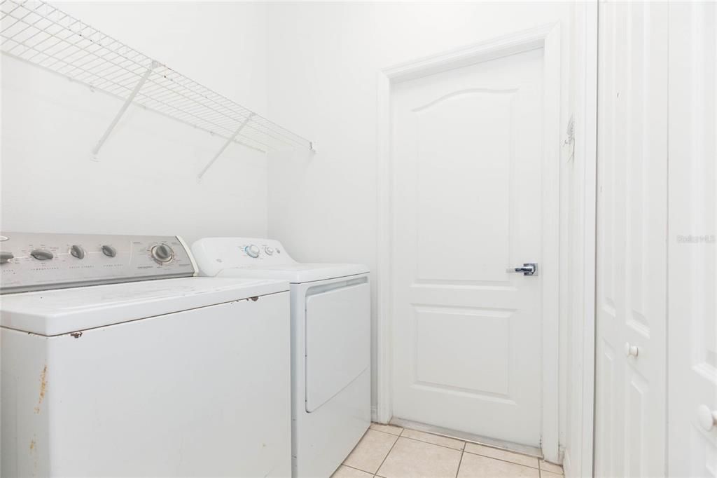 For Rent: $1,995 (3 beds, 2 baths, 1726 Square Feet)