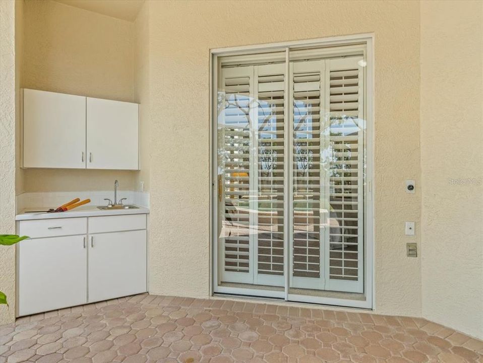 For Rent: $2,500 (4 beds, 3 baths, 2463 Square Feet)