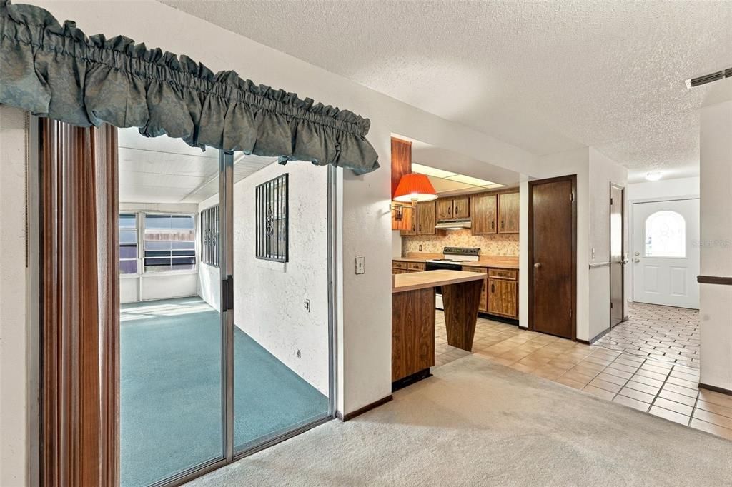 На продажу: $385,000 (3 спален, 2 ванн, 1704 Квадратных фут)