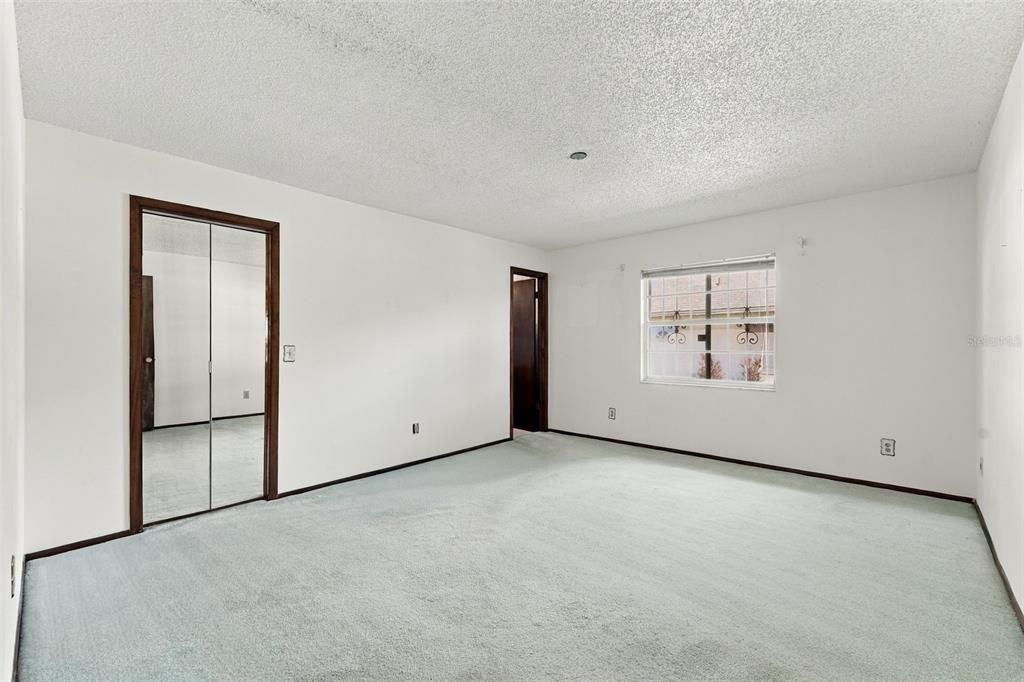 На продажу: $385,000 (3 спален, 2 ванн, 1704 Квадратных фут)