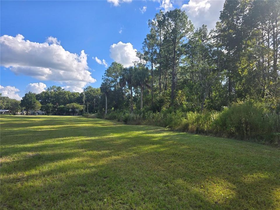 На продажу: $185,000 (2.76 acres)