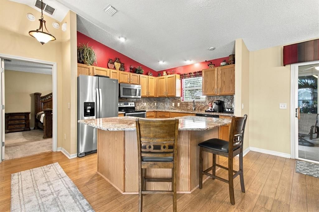 На продажу: $329,900 (3 спален, 2 ванн, 1392 Квадратных фут)