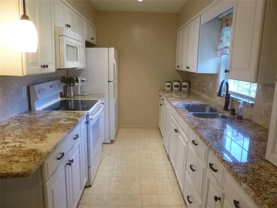 For Sale: $235,000 (3 beds, 1 baths, 1488 Square Feet)
