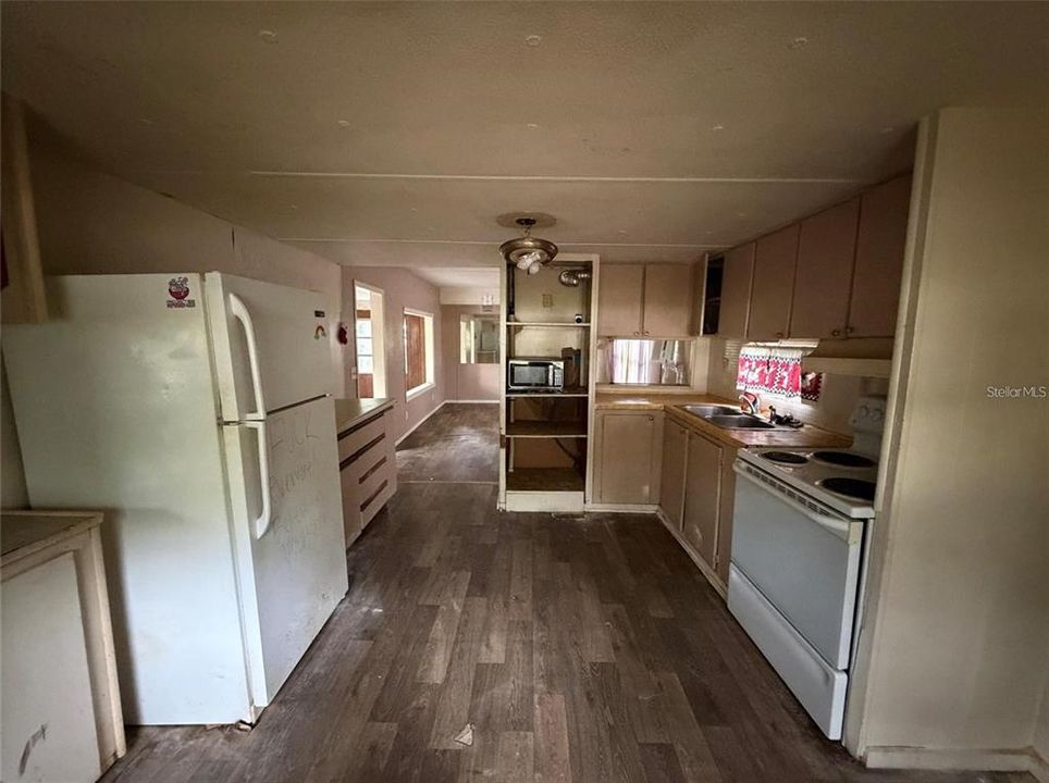 En Venta: $124,900 (4 camas, 0 baños, 1400 Pies cuadrados)