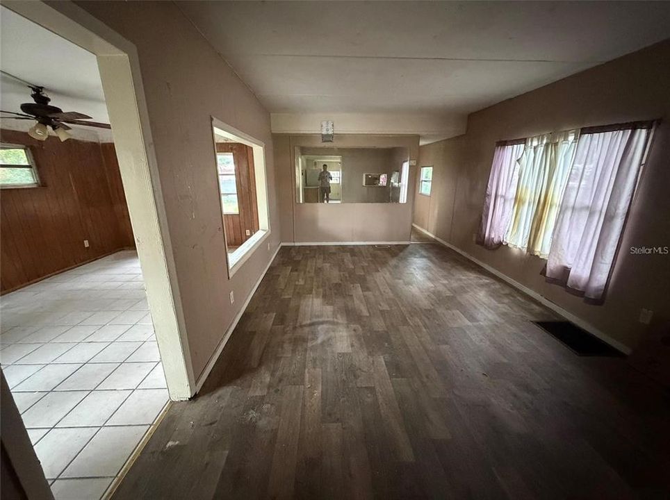 En Venta: $124,900 (4 camas, 0 baños, 1400 Pies cuadrados)
