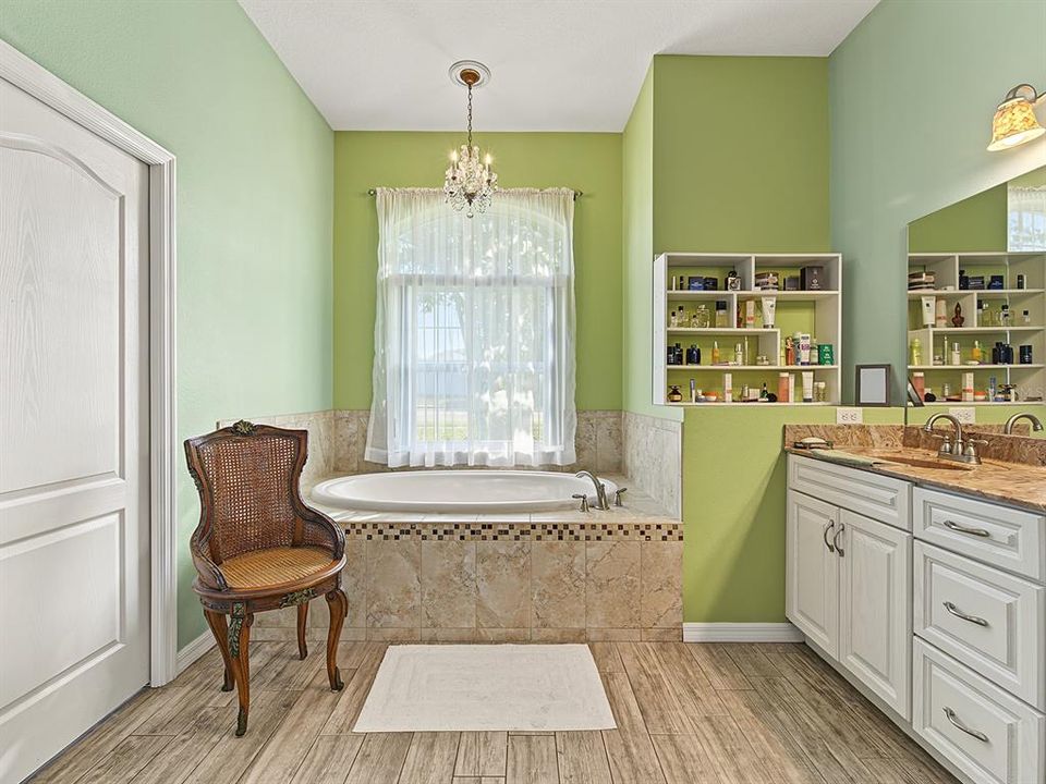 For Sale: $424,500 (3 beds, 2 baths, 2394 Square Feet)