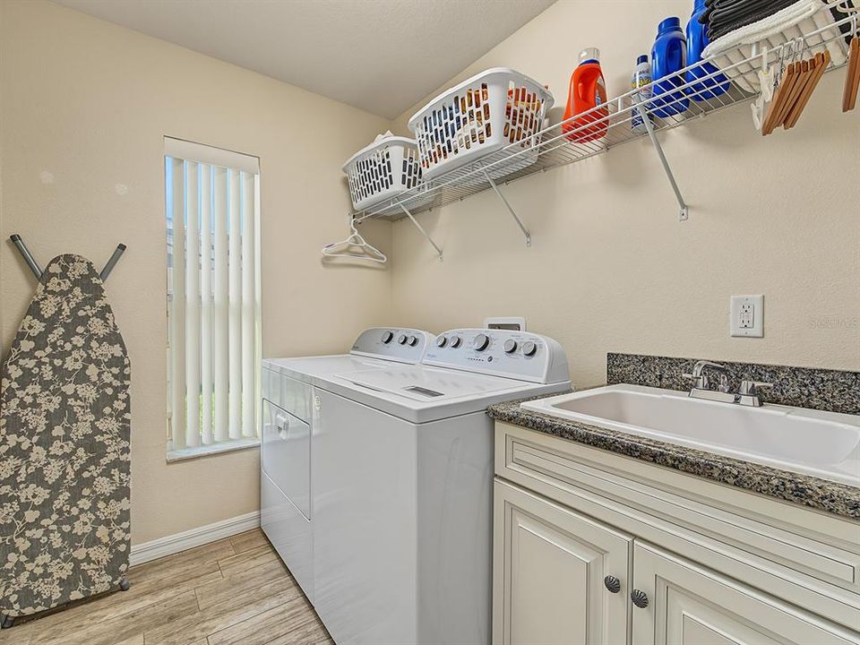 For Sale: $424,500 (3 beds, 2 baths, 2394 Square Feet)