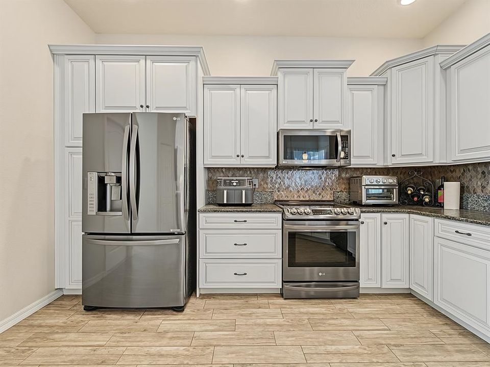 For Sale: $424,500 (3 beds, 2 baths, 2394 Square Feet)