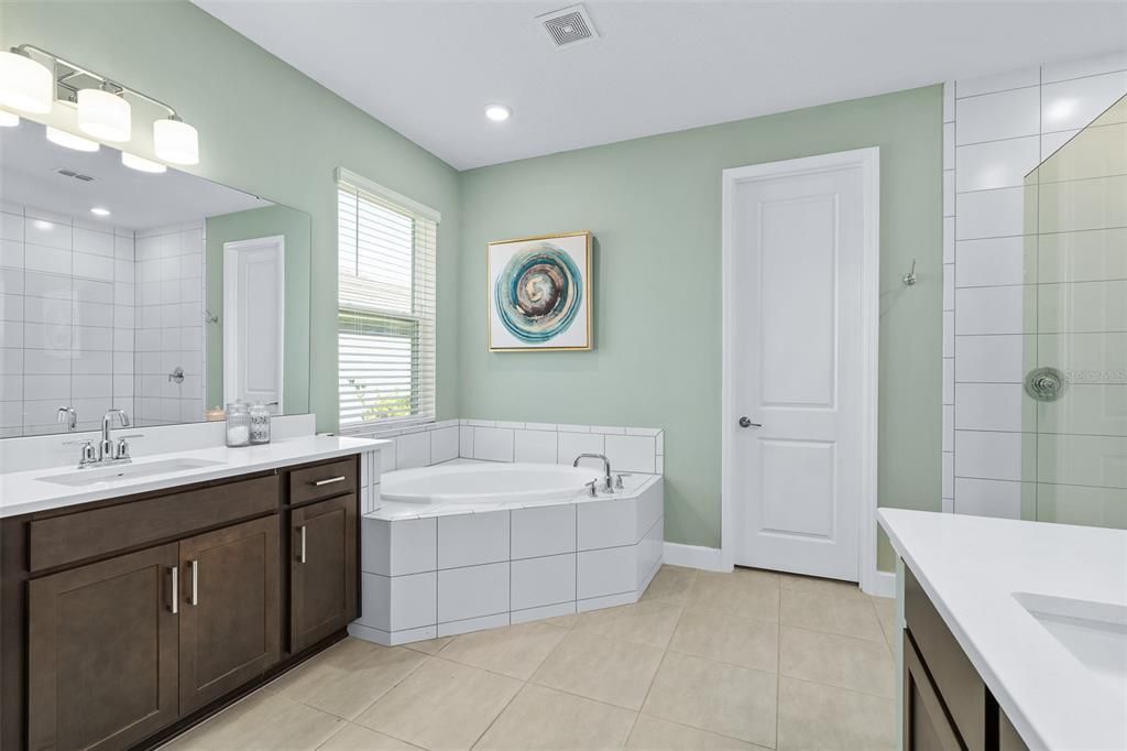 For Sale: $765,000 (4 beds, 3 baths, 3241 Square Feet)
