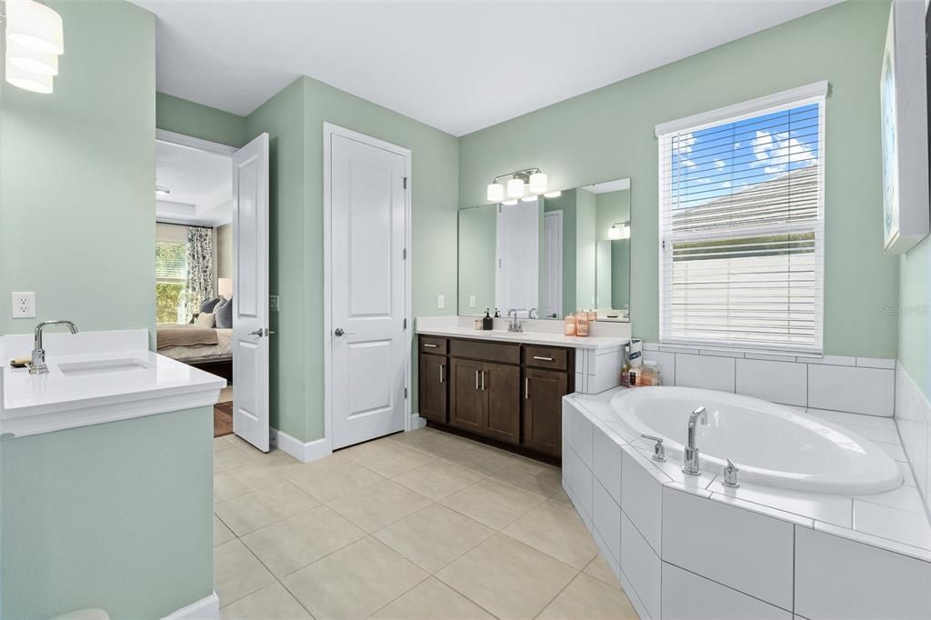 For Sale: $765,000 (4 beds, 3 baths, 3241 Square Feet)