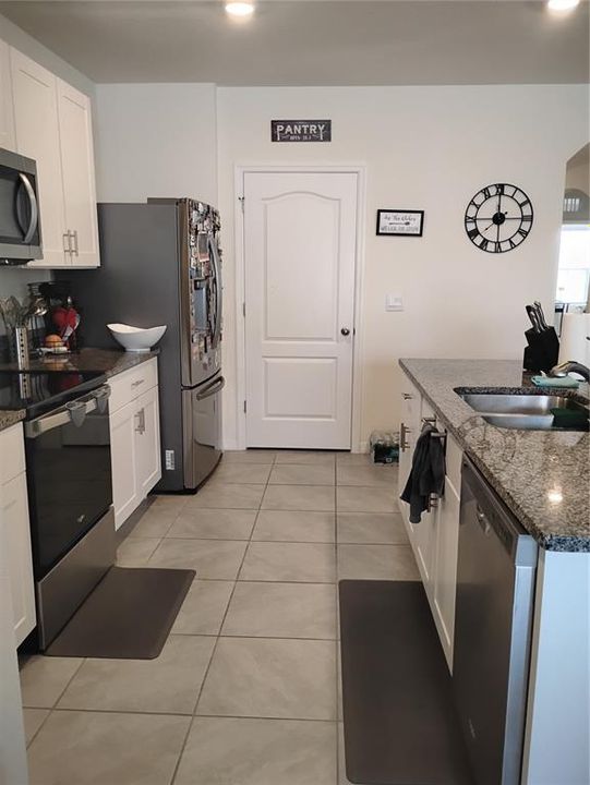 В аренду: $2,400 (3 спален, 2 ванн, 1668 Квадратных фут)