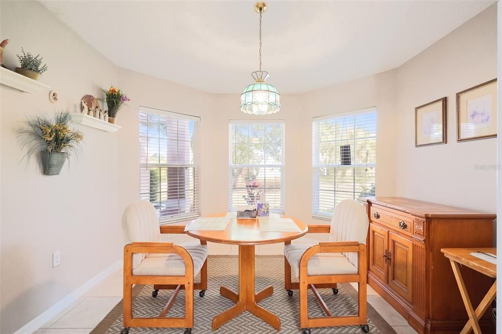 На продажу: $379,900 (3 спален, 2 ванн, 1748 Квадратных фут)