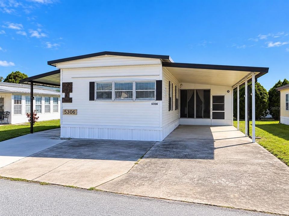 For Sale: $104,000 (2 beds, 1 baths, 840 Square Feet)