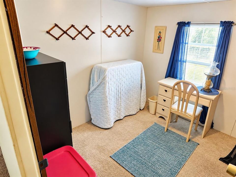For Sale: $104,000 (2 beds, 1 baths, 840 Square Feet)