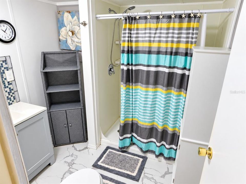 For Sale: $104,000 (2 beds, 1 baths, 840 Square Feet)