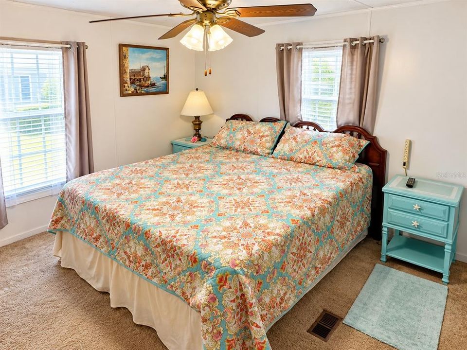 For Sale: $104,000 (2 beds, 1 baths, 840 Square Feet)