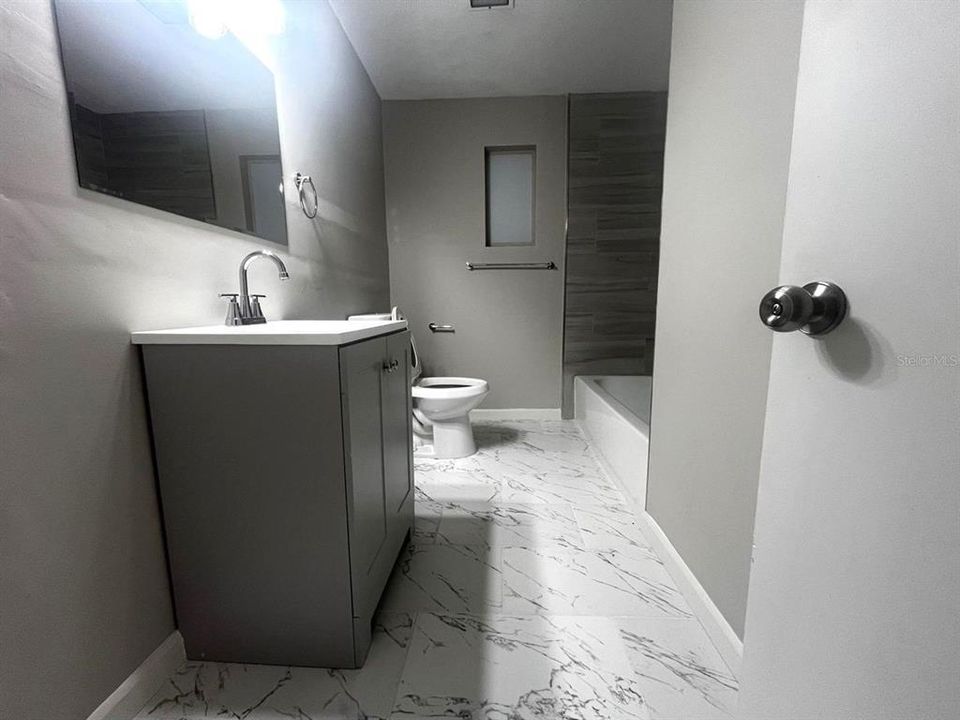 For Rent: $2,100 (3 beds, 2 baths, 1372 Square Feet)