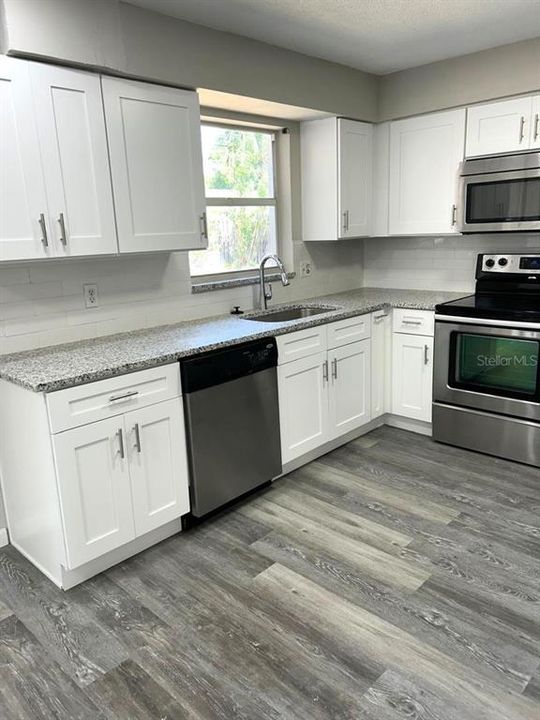 For Rent: $2,100 (3 beds, 2 baths, 1372 Square Feet)