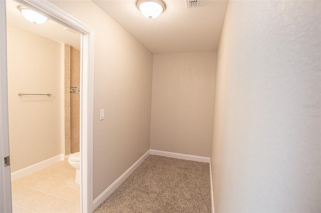 For Sale: $310,000 (3 beds, 2 baths, 1556 Square Feet)