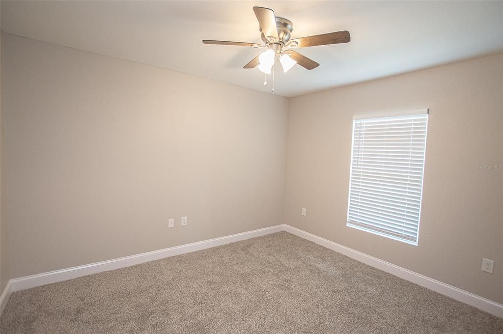 For Sale: $310,000 (3 beds, 2 baths, 1556 Square Feet)