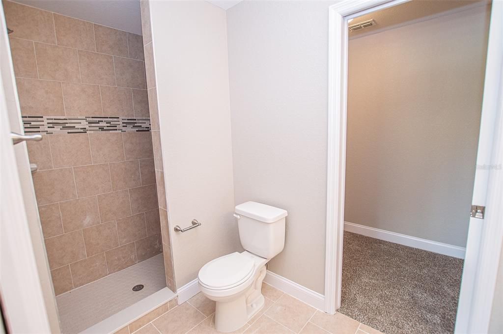 For Sale: $310,000 (3 beds, 2 baths, 1556 Square Feet)