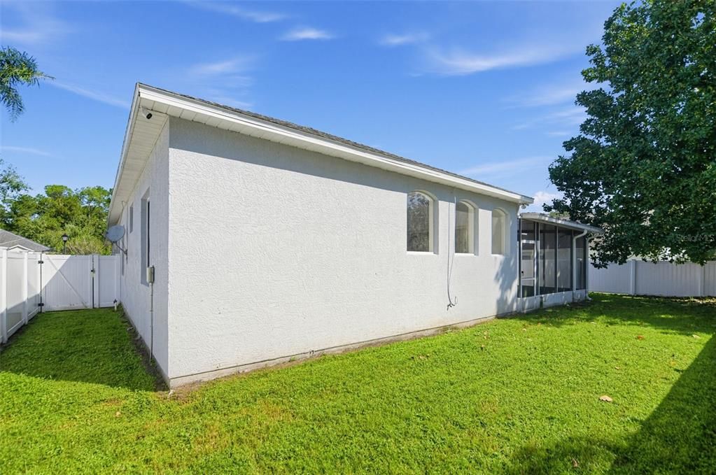 For Sale: $399,900 (3 beds, 2 baths, 1884 Square Feet)