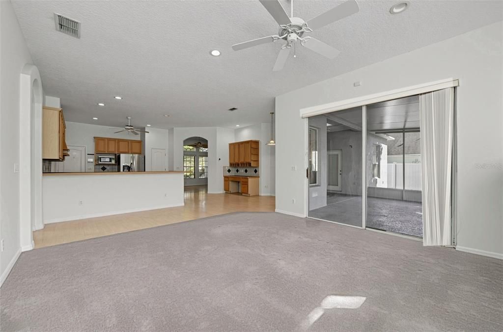 For Sale: $399,900 (3 beds, 2 baths, 1884 Square Feet)