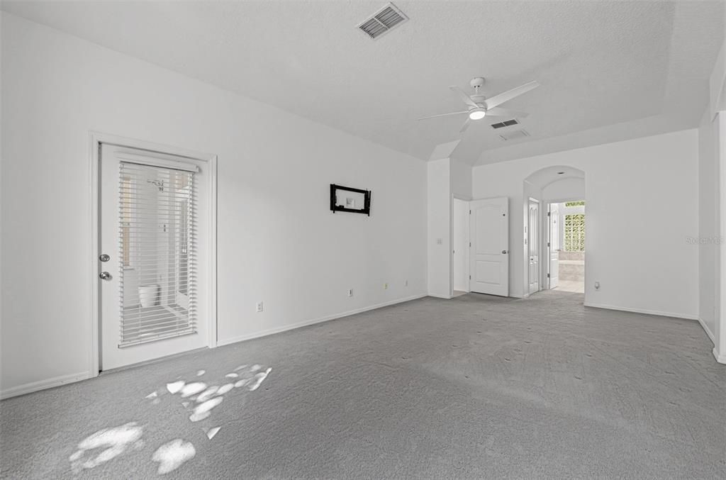 For Sale: $399,900 (3 beds, 2 baths, 1884 Square Feet)