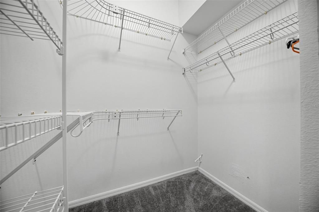 For Sale: $399,900 (3 beds, 2 baths, 1884 Square Feet)