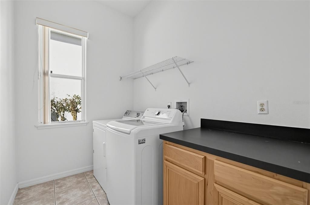 For Sale: $399,900 (3 beds, 2 baths, 1884 Square Feet)