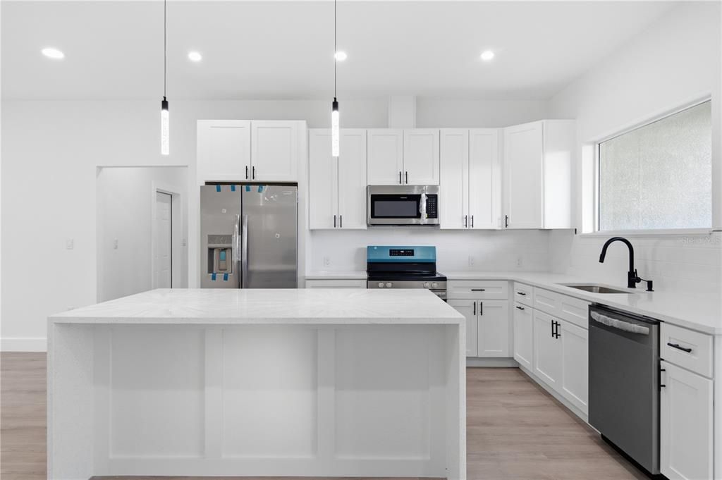 For Sale: $299,000 (3 beds, 2 baths, 1492 Square Feet)