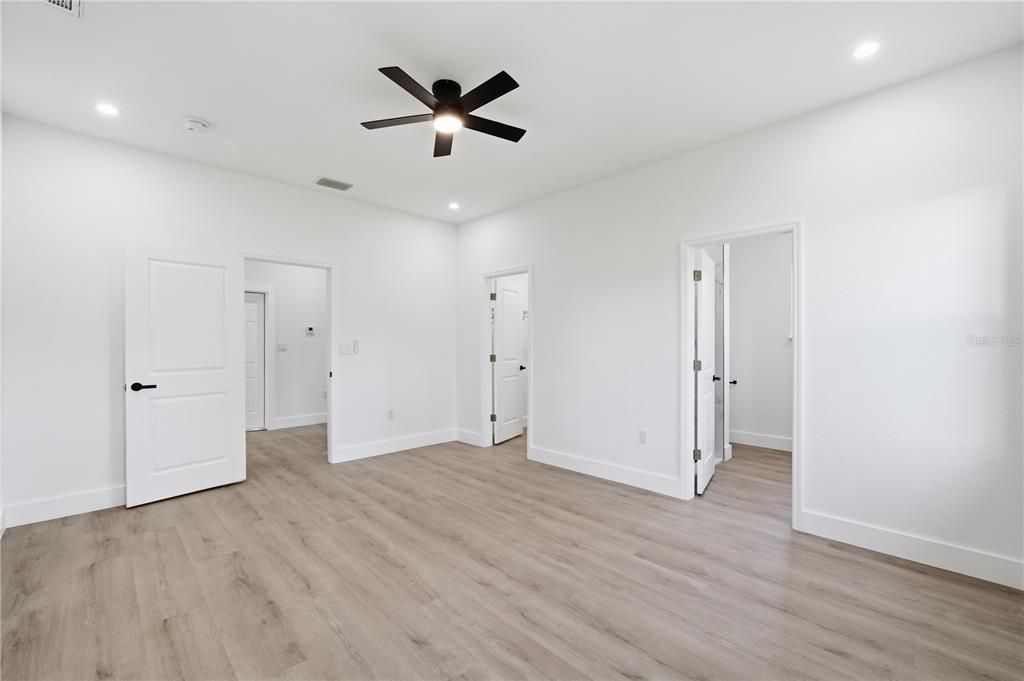 For Sale: $299,000 (3 beds, 2 baths, 1492 Square Feet)